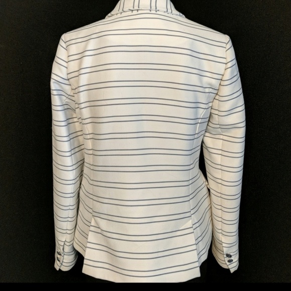 White Blazer - Picture 4 of 4